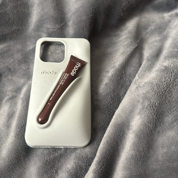 Rhode phone case plus espresso lip gloss 🤎 14 pro max - Picture 4 of 5